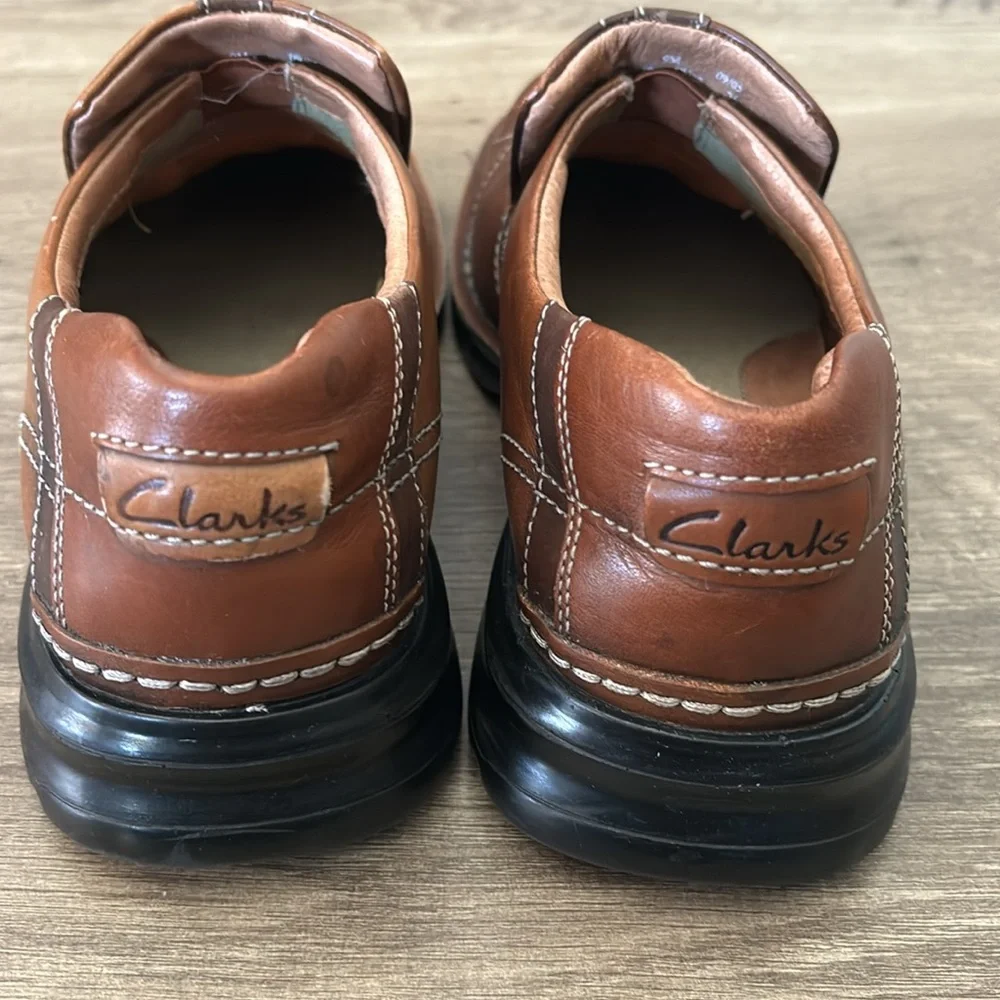 Clarks slip on dress shoes size 9